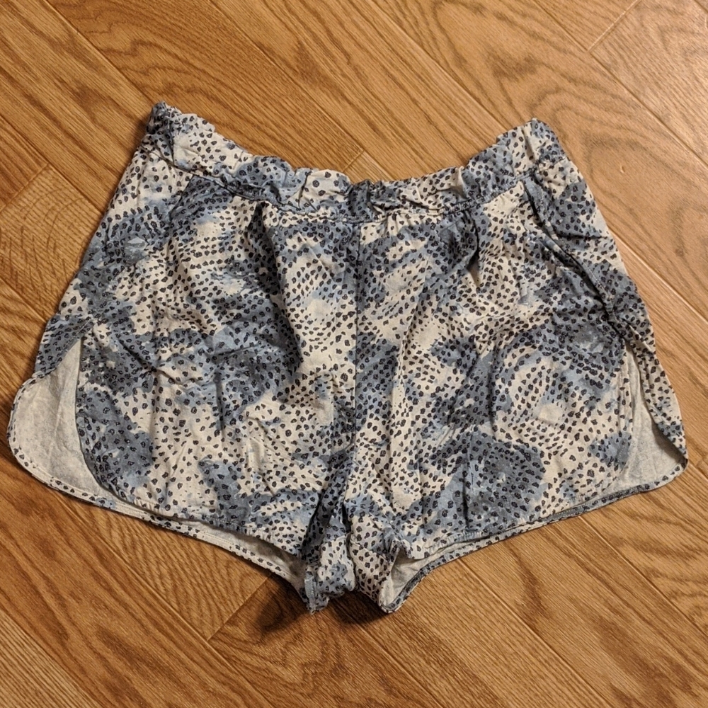 Community Brand 100% silk shorts
